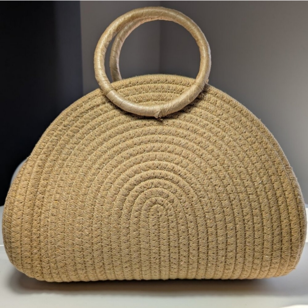 Elegant Tan Woven Handbag